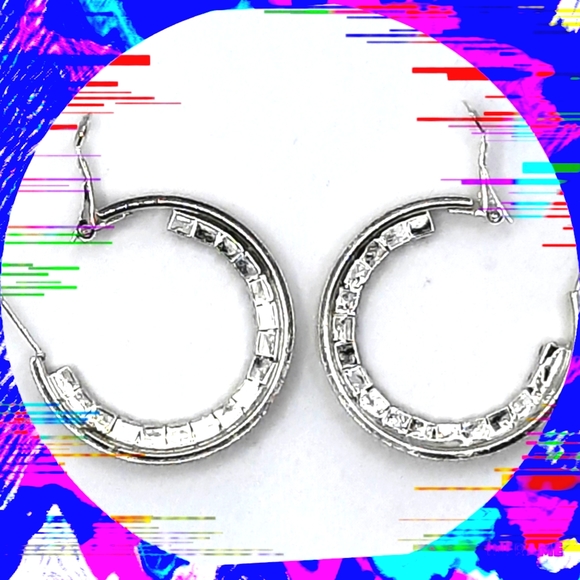 NWOT: Women's Silver Open Hoop Earrings - Picture 3 of 9